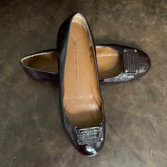 Marc Jacobs  chocolate ballet flats in patent leather. 39 - Picture 1 of 7